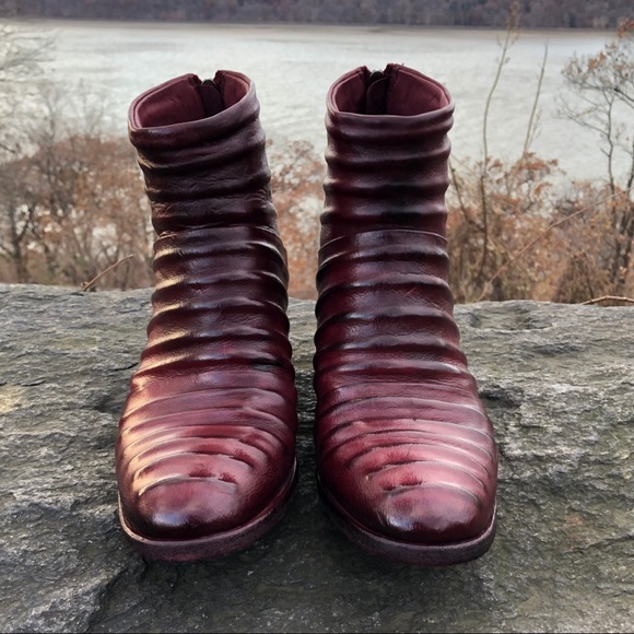 Lovely artisan craftsmanship work on Ink ankle Ank - Picture 5 of 6